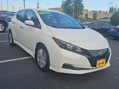 Certified 2023 Nissan Leaf S image 7