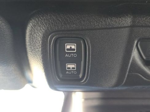 Used 2025 Jeep Wrangler Unlimited Rubicon AWD/4WD image 42