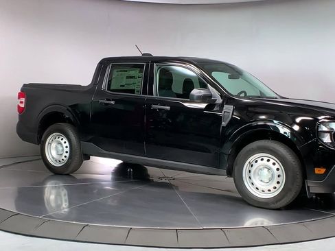 New 2025 Ford Maverick XL image 2
