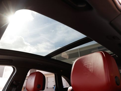 Used 2023 Porsche Macan GTS image 28