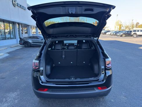 New 2026 Jeep Compass Latitude image 23