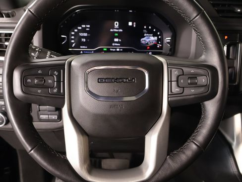 Used 2022 GMC Yukon XL Denali w/ Denali Premium Package AWD/4WD image 3