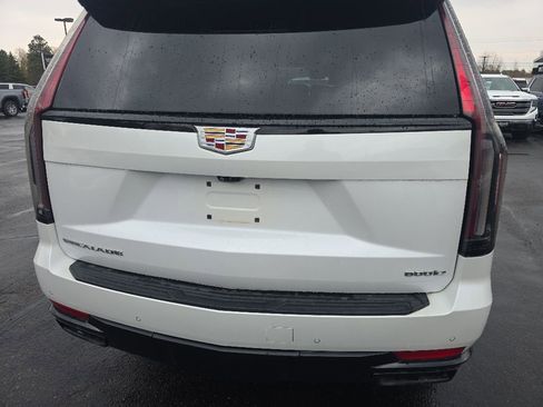 Used 2023 Cadillac Escalade ESV Sport w/ Touring Package AWD/4WD image 6