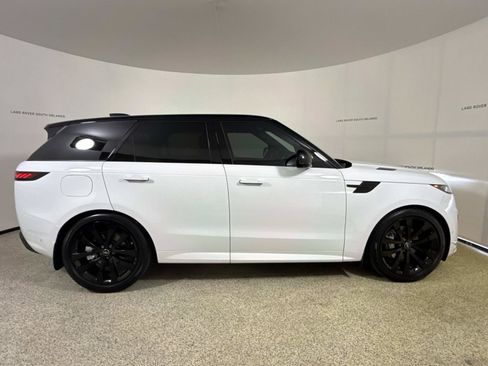 Used 2025 Land Rover Range Rover Sport Dynamic SE AWD/4WD image 6