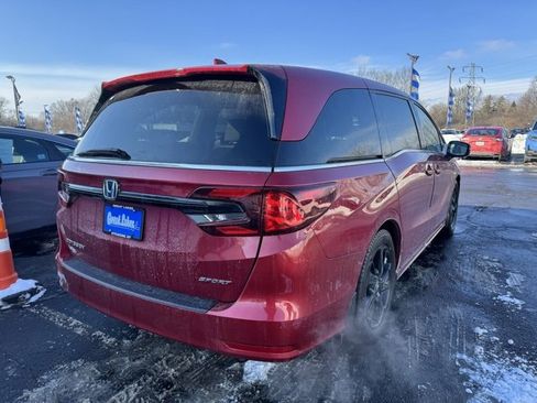 Used 2023 Honda Odyssey Sport image 2