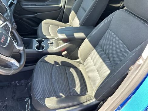 Used 2024 GMC Terrain SLE w/ Driver Convenience Package FWD image 15