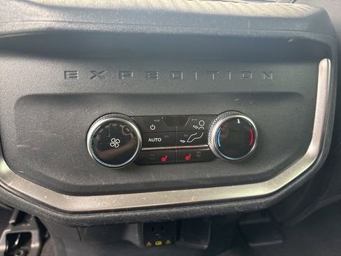 Used 2025 Ford Expedition Max Platinum AWD/4WD image 22