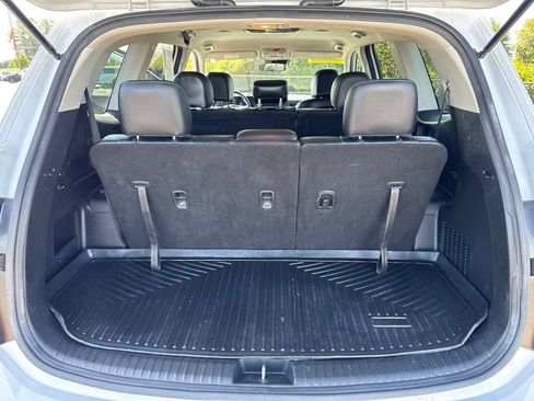 Used 2023 Kia Telluride LX FWD image 16