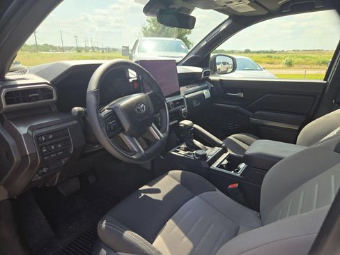 Used 2025 Toyota Tacoma TRD Off-Road w/ TRD Off Road Upgrade Package AWD/4WD image 11