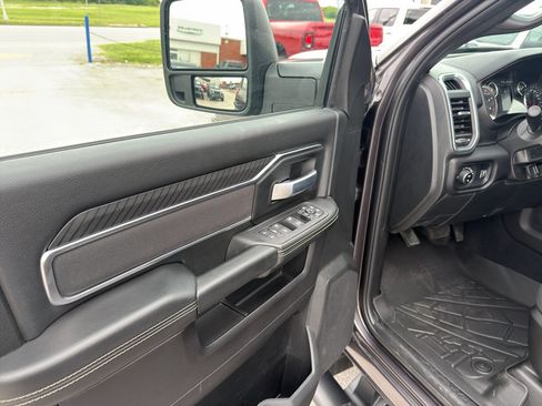 Certified 2025 RAM 2500 Big Horn AWD/4WD image 11
