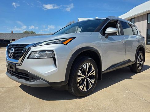 Used 2023 Nissan Rogue SV w/ SV Premium B Package AWD/4WD image 2