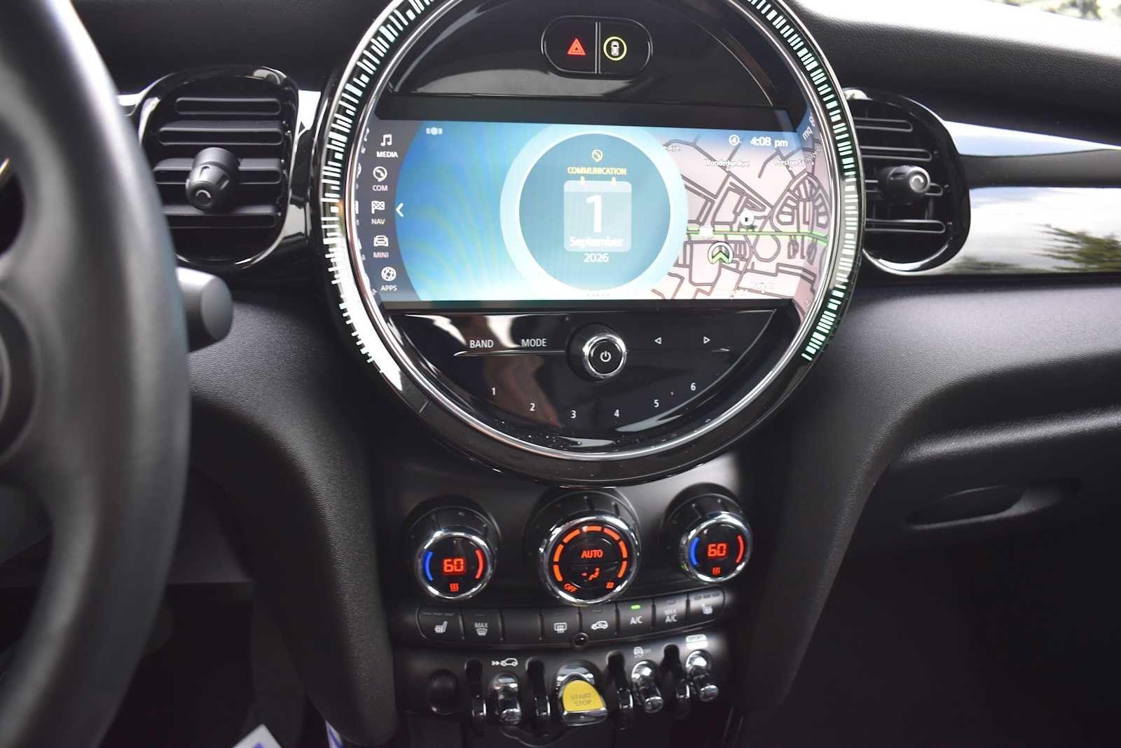 Used 2024 MINI Cooper SE FWD image 18