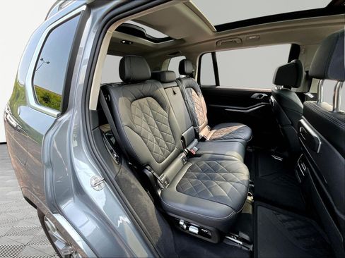 Used 2024 BMW X7 xDrive40i w/ Premium Package AWD/4WD image 25