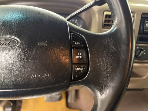 Used 2001 Ford F250 XLT image 19