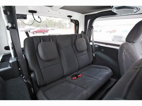 Used 2022 Jeep Wrangler Willys image 10