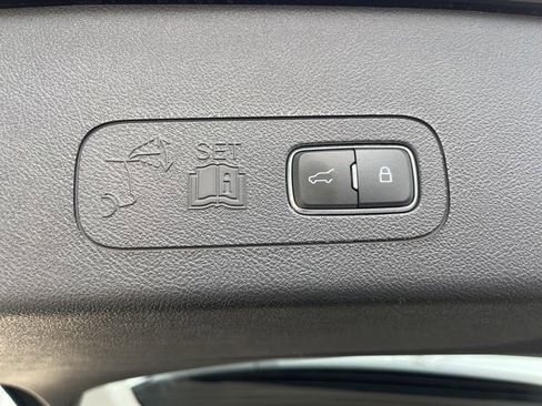 Used 2025 Lincoln Aviator AWD image 14