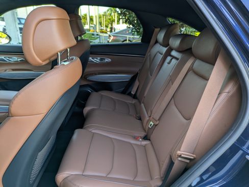 Certified 2022 Genesis GV70 2.5T w/ Advanced Package image 16