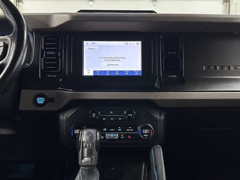 Used 2023 Ford Bronco Wildtrak AWD/4WD image 24