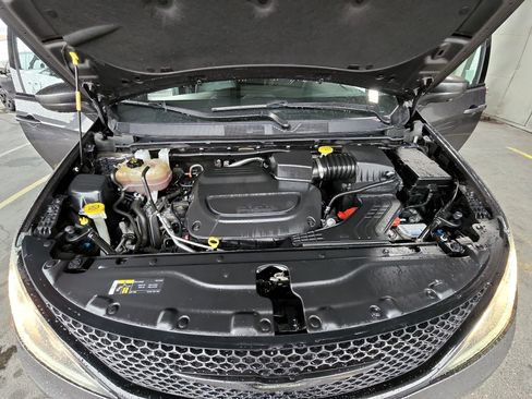Certified 2020 Chrysler Pacifica Touring-L w/ Advanced Safetytec Group AWD/4WD image 17