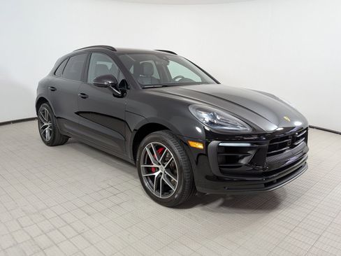 Certified 2025 Porsche Macan S AWD/4WD image 7