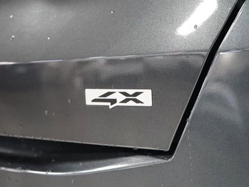 Used 2024 Kia Sorento S image 12