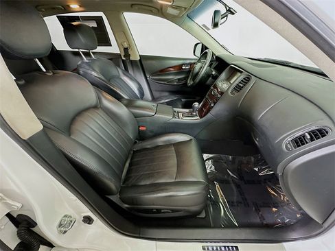 Used 2017 INFINITI QX50 Base w/ Premium Plus Package image 12