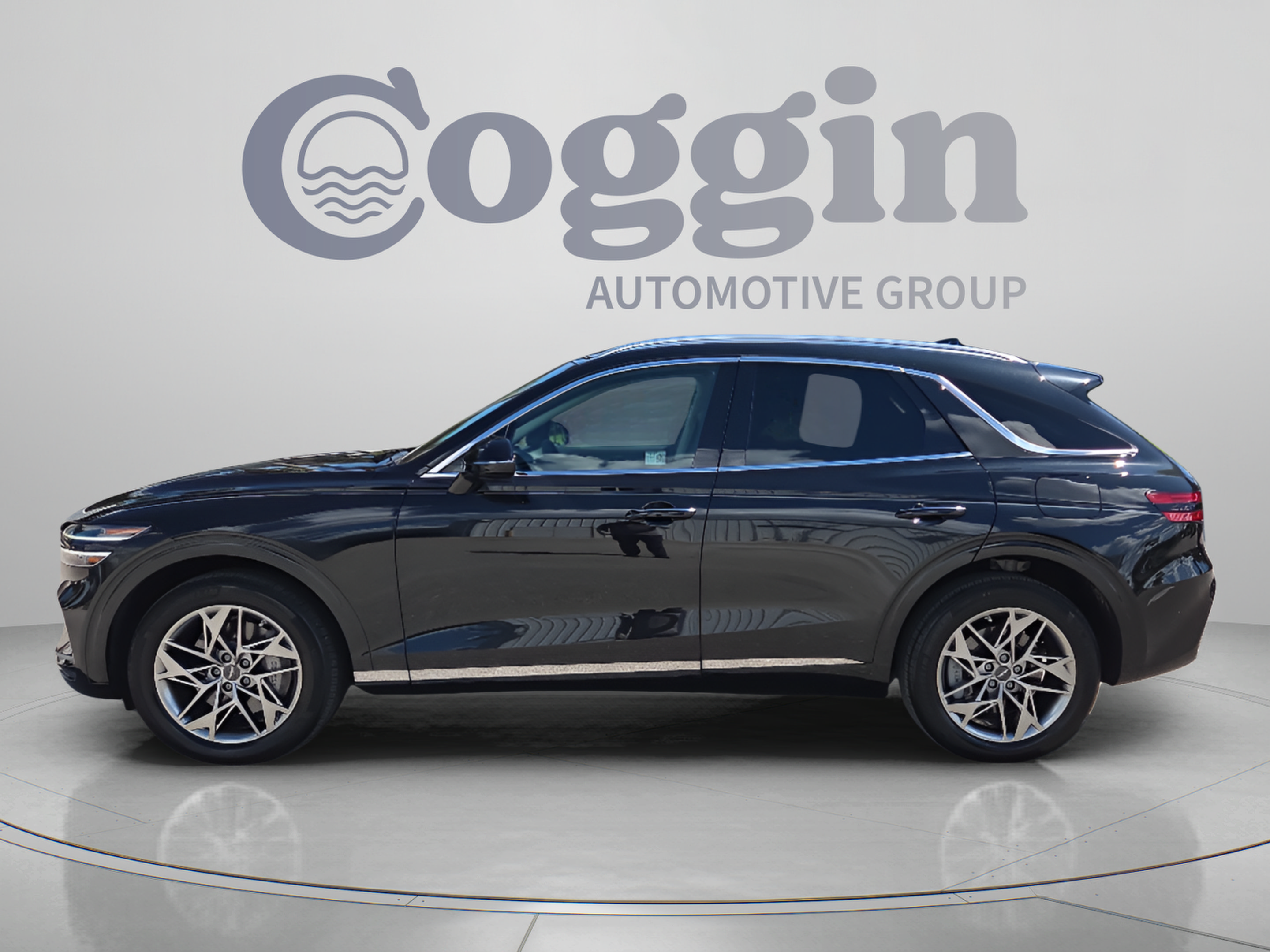 Used 2025 Genesis GV70 2.5T w/ Select Package AWD/4WD image 2
