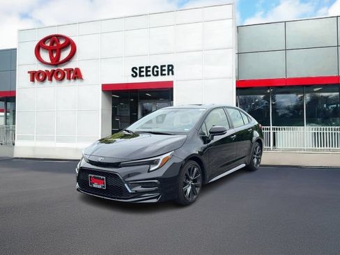 Used 2025 Toyota Corolla SE FWD image 11