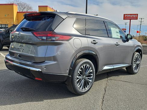 New 2026 Nissan Rogue Platinum image 4