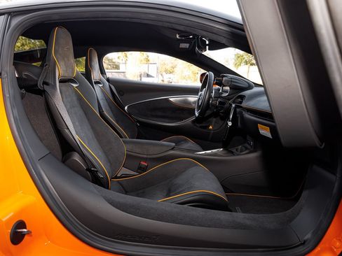Used 2025 McLaren Artura RWD image 53