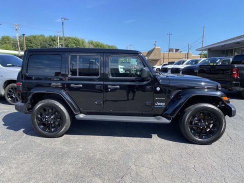 Certified 2024 Jeep Wrangler Unlimited Sahara AWD/4WD image 10