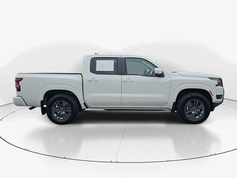 Used 2026 Nissan Frontier SV w/ Tow Package RWD image 5