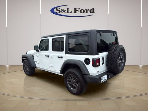 Used 2025 Jeep Wrangler Unlimited Sport AWD/4WD image 5