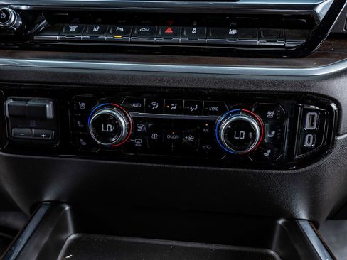 Used 2025 GMC Sierra 2500 SLT w/ SLT Premium Package image 27