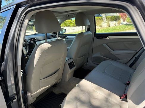 Used 2013 Volkswagen Passat 2.5 SE image 14