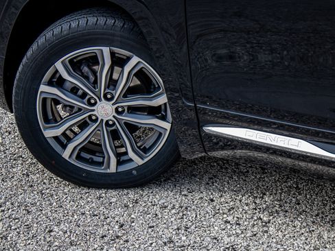 Used 2020 GMC Terrain Denali w/ Denali Premium Package image 9