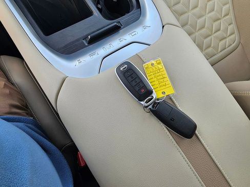 Used 2025 Nissan Armada Platinum image 36