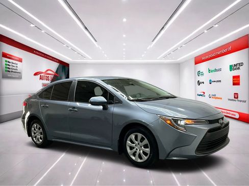 Used 2025 Toyota Corolla LE FWD image 2