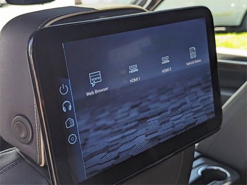 Used 2025 Chevrolet Tahoe Premier image 9