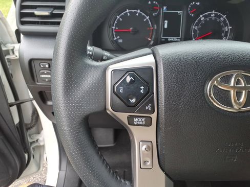Used 2022 Toyota 4Runner SR5 Premium w/ Moonroof Package AWD/4WD image 23