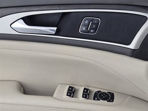 Used 2017 Lincoln MKZ Select w/ Select Plus Package image 25