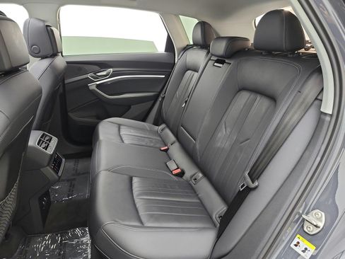 Used 2024 Audi Q8 e-tron Premium Plus AWD/4WD image 15