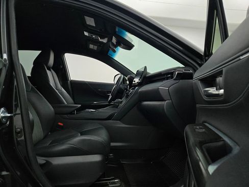 Used 2021 Toyota Venza XLE image 36