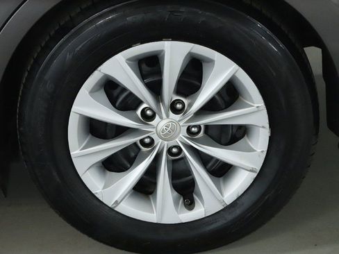 Used 2016 Toyota Camry LE image 36
