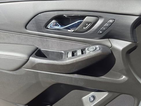 Used 2023 Chevrolet Traverse High Country image 24