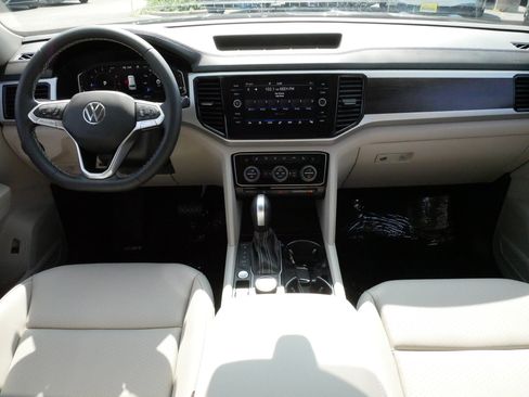 Certified 2023 Volkswagen Atlas SE w/ Panoramic Sunroof Package AWD/4WD image 10