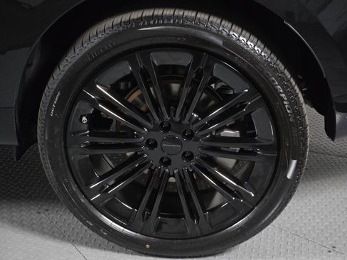 New 2026 Land Rover Range Rover SE image 10