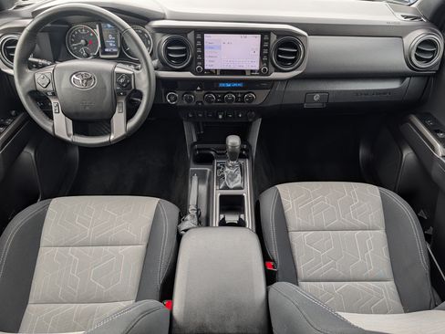 Used 2022 Toyota Tacoma TRD Sport w/ Technology Package AWD/4WD image 21