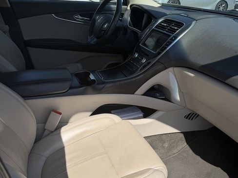 Used 2017 Lincoln MKX Reserve w/ Driver Assistance Package image 12