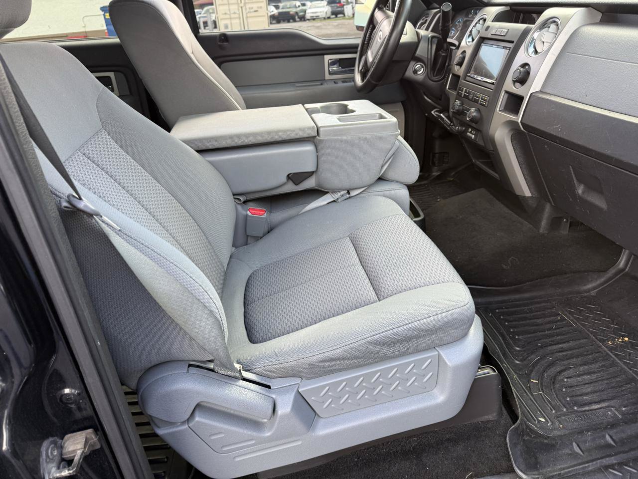Used 2011 Ford F150 XLT w/ XLT Chrome Pkg AWD/4WD image 12